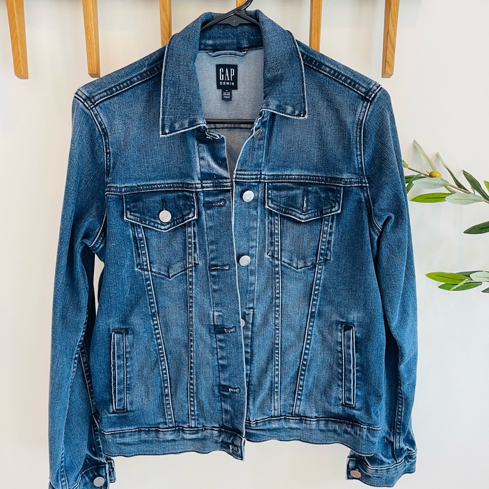 Gap Jean Jacket Size M